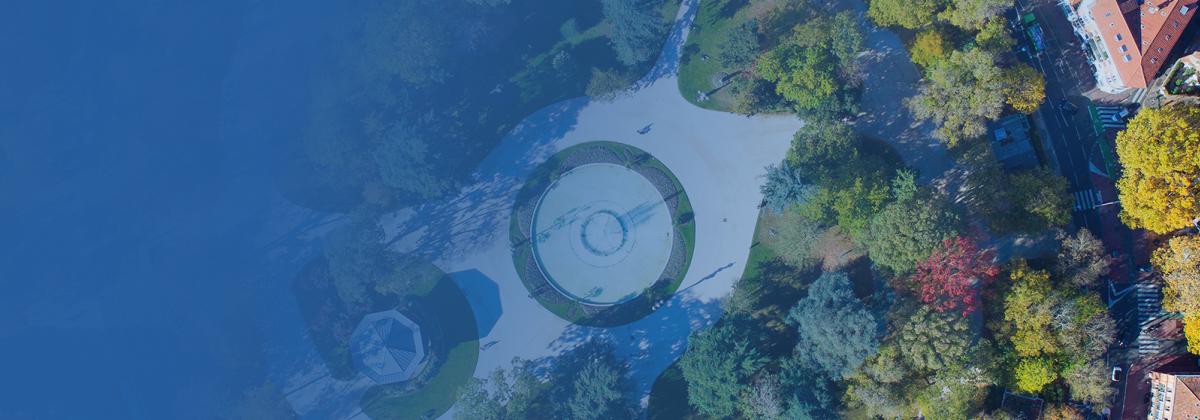 Aerial view of a circular city plaza representing the Circular Cities and Regions Initiative